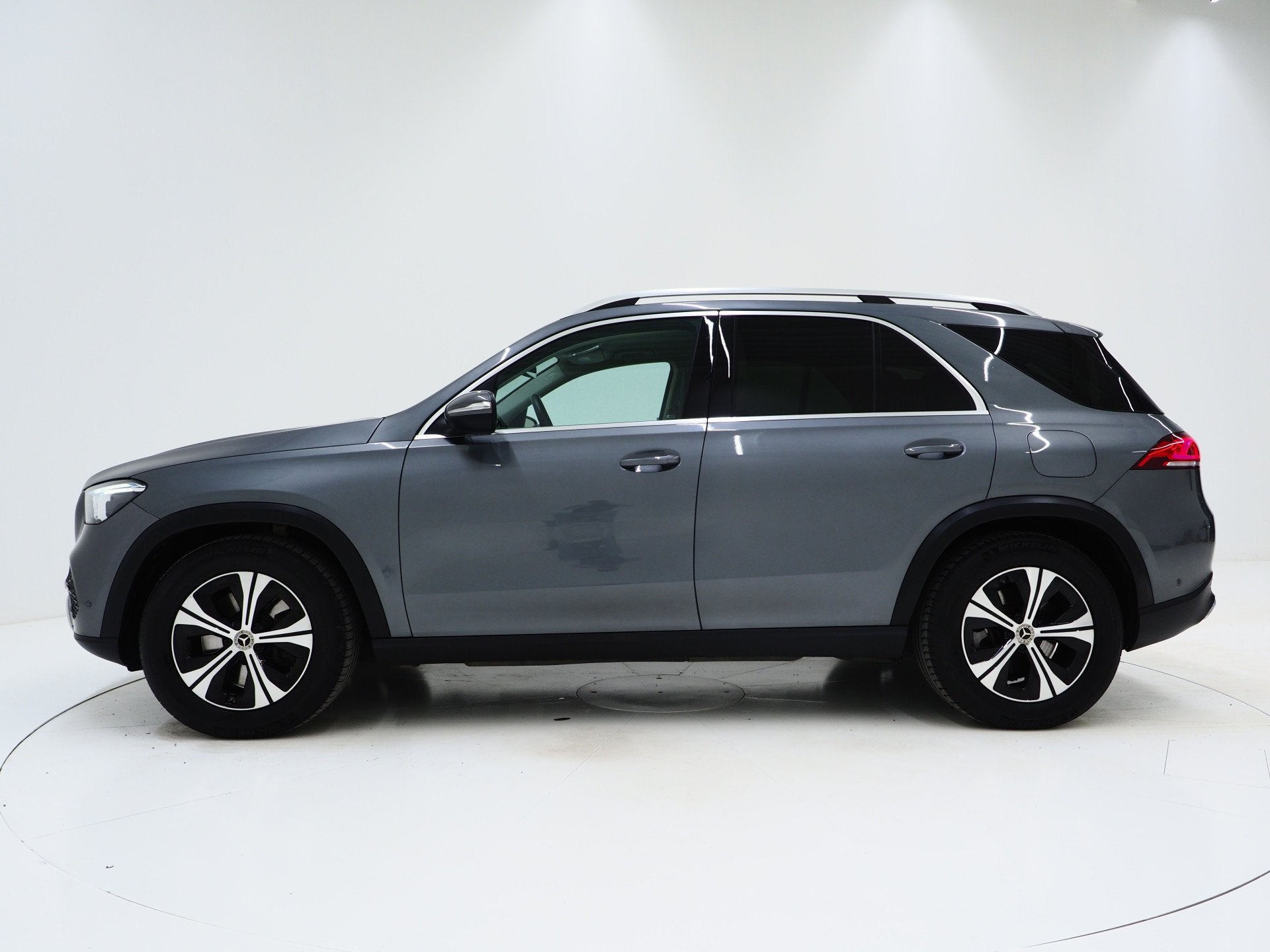 Mercedes-Benz GLE 350 e 4MATIC | Leder | Sfeerlicht | Camera, Auto's, Automaat, Gebruikt, Zwart, 4 cilinders