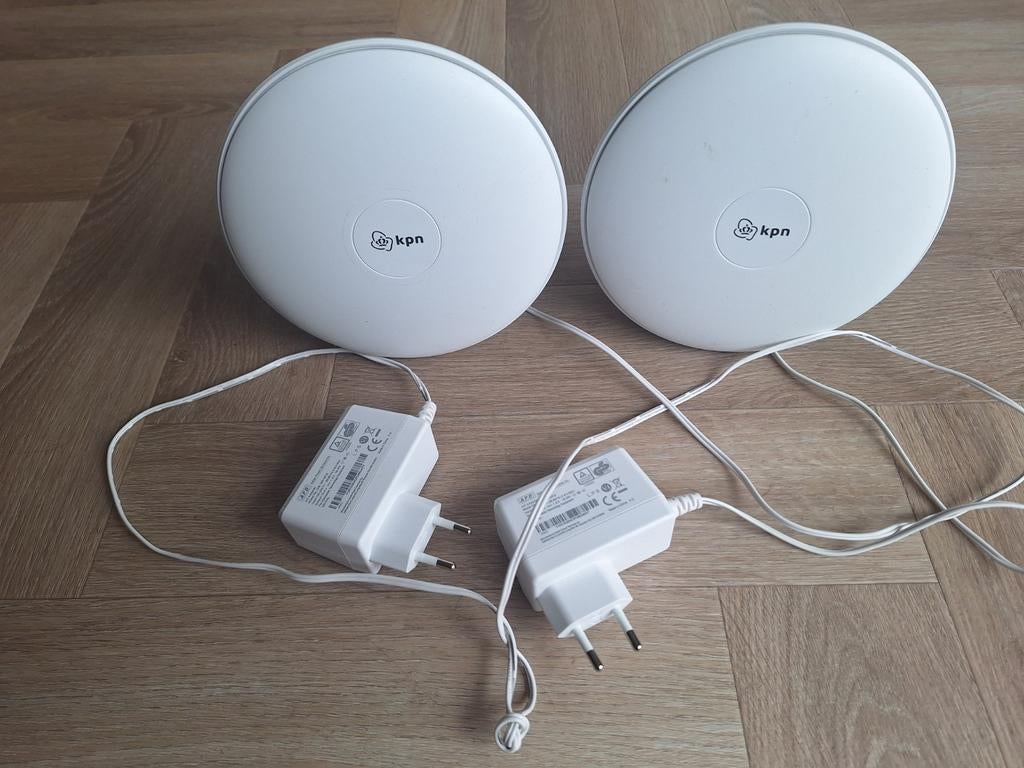 KPN SuperWifi punten (2 stuks) met adapters, Ophalen of Verzenden, Zo goed als nieuw, Router, KPN