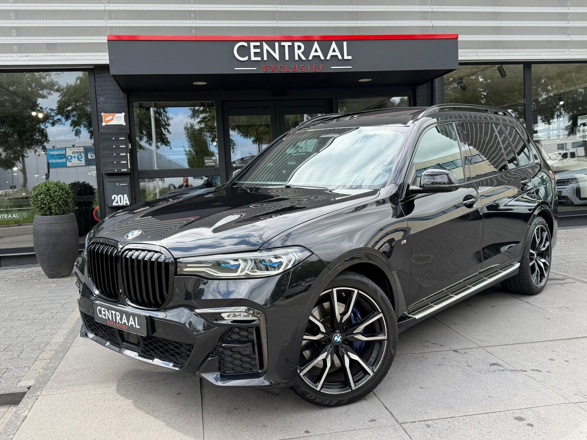 BMW X7 XDrive40i High Exe M-sport 7P|Pano|TV|Massage|Memory|, Auto's, Automaat, Dealer onderhouden, Gebruikt, Zwart