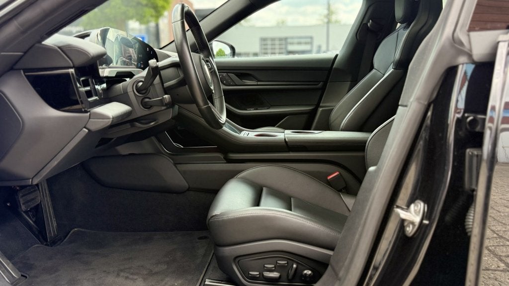 Foto 7 van Porsche Taycan Sport Turismo 4S overboost | Sportchrono | Le