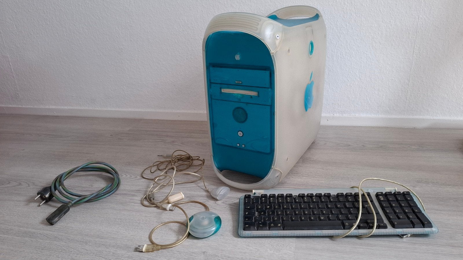 Apple Power Mac G3 (Blue and White) - Vintage Computer, Computers en Software, Apple Desktops, Ophalen, Gebruikt, Minder dan 4 GB