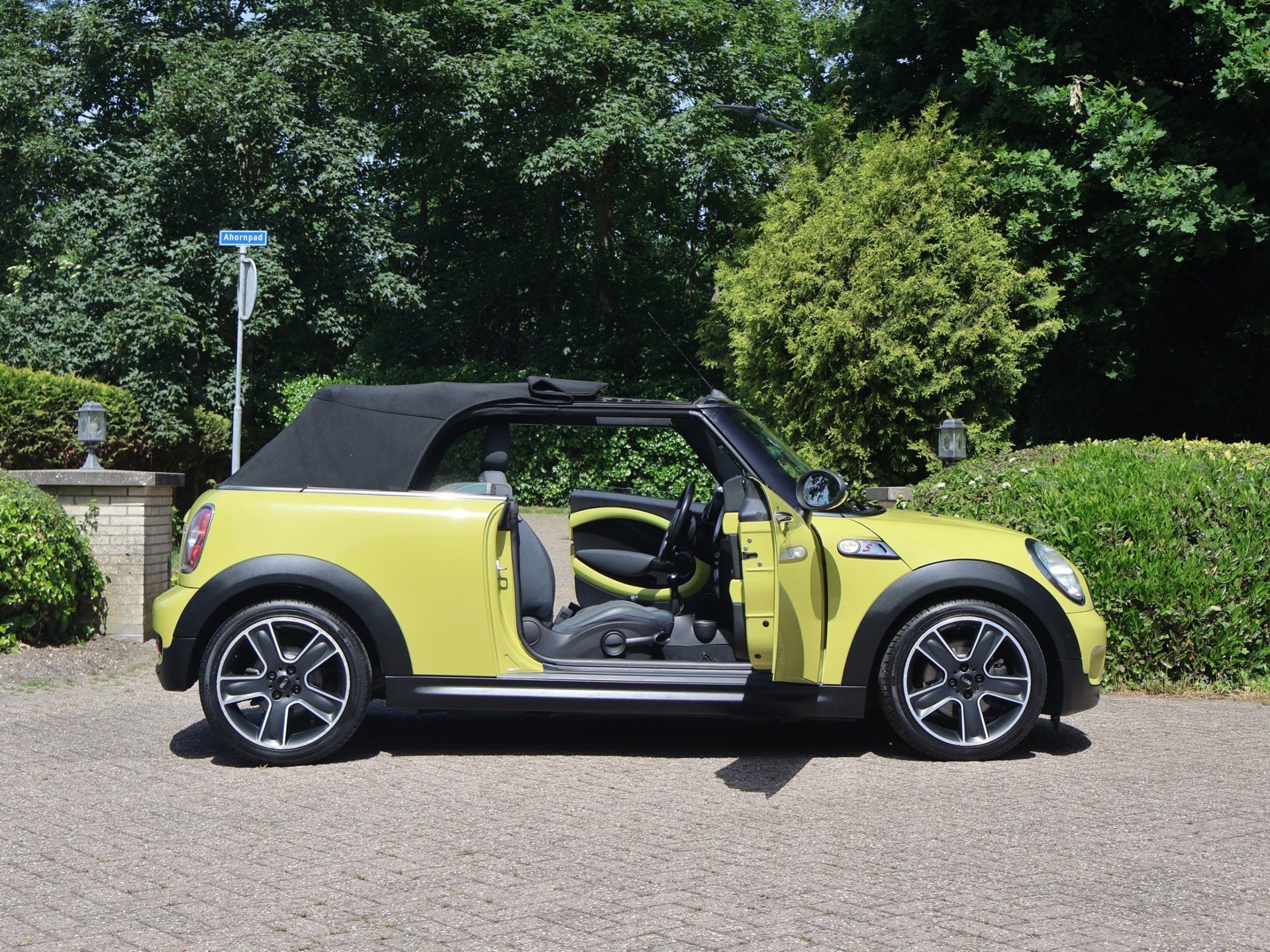 Mini Mini Cabrio 1.6 Cooper S 175pk Xenon/17"/Stoelverwarm, Auto's, Mini, Gebruikt, Zwart, 4 cilinders, Cabriolet