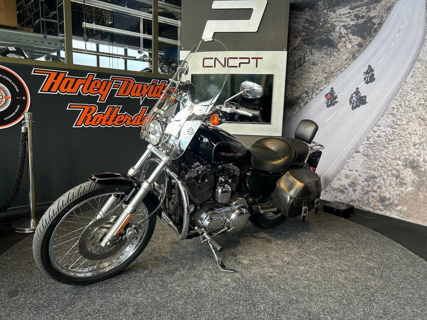 Harley-Davidson XLH 1200 C Sportster Custom (bj 2006), Laan van Vredenoord 33
2289 DA  RIJSWIJK, NL, Bedrijf, Overig, Sales@harleydavidsonrotterdam.nl