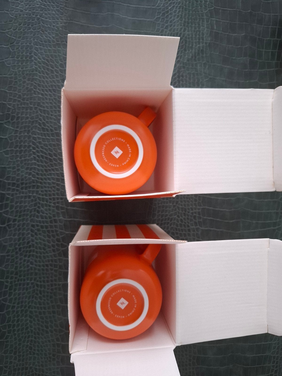 Foto 4 van Nespresso Pantone Mug nieuw