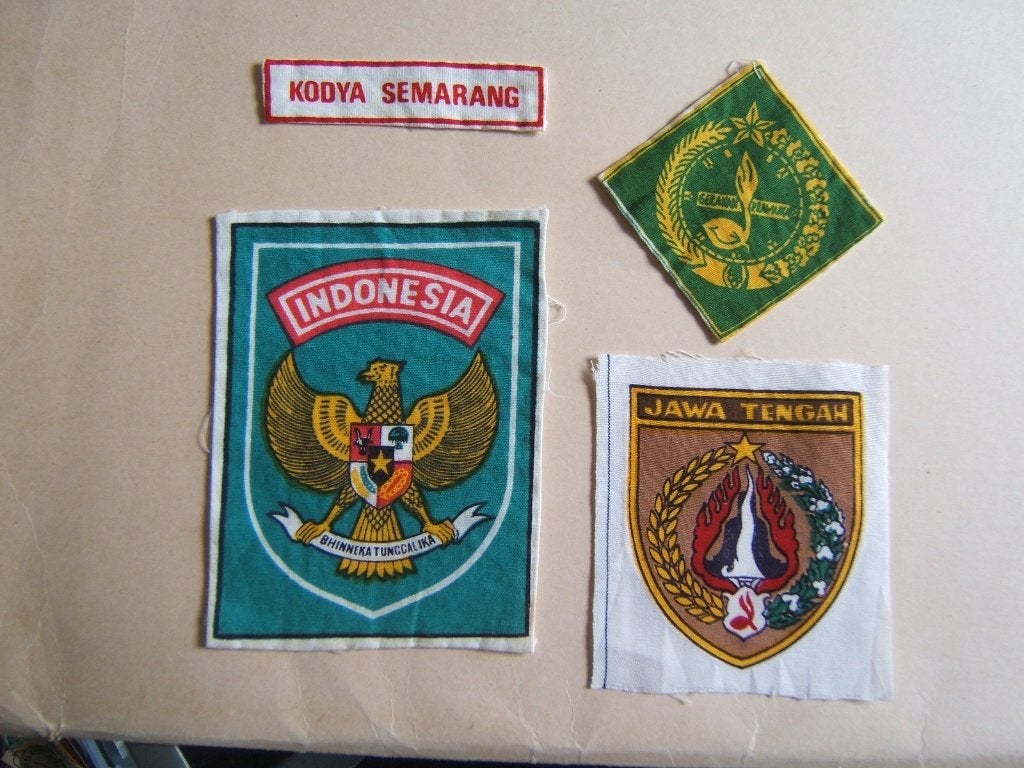 scouting Indonesië 4 insignes, Verzamelen, Scouting, Ophalen of Verzenden, Embleem, Speld of Insigne