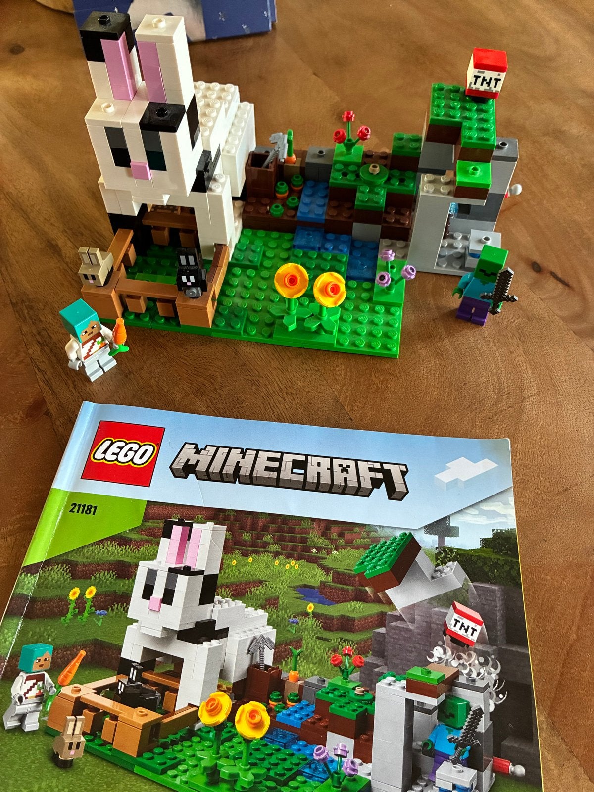 LEGO Minecraft Het Konijnenhuis (21181) met instructies, Ophalen, Minecraft, Lego, Zo goed als nieuw