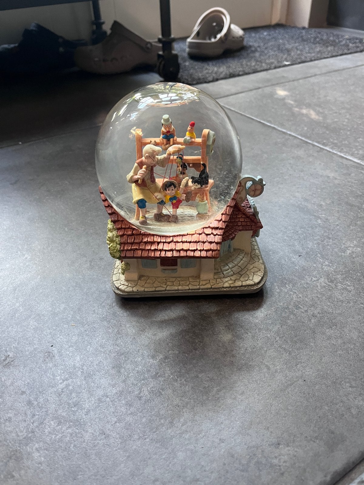 Disney Pinokkio Sneeuwbol uit de jaren '80 - Muziek werkt!, Ophalen of Verzenden, Peter Pan of Pinokkio, Zo goed als nieuw, Beeldje of Figuurtje