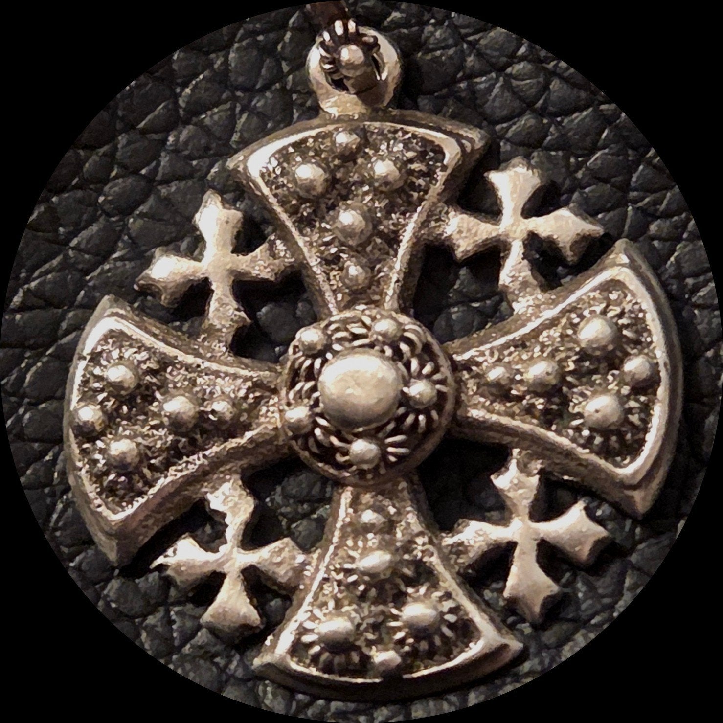 Dit is een vintage zilveren Jeruzalem-kruishanger, Ophalen of Verzenden, Zo goed als nieuw, Kruis of Symbool, Zilver