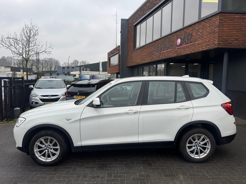 BMW X3 SDrive18d Executive AUTOMAAT LED XENON PANO HEADUP CL, Automaat, Automatische klimaatregeling, Achterwielaandrijving, Euro 6