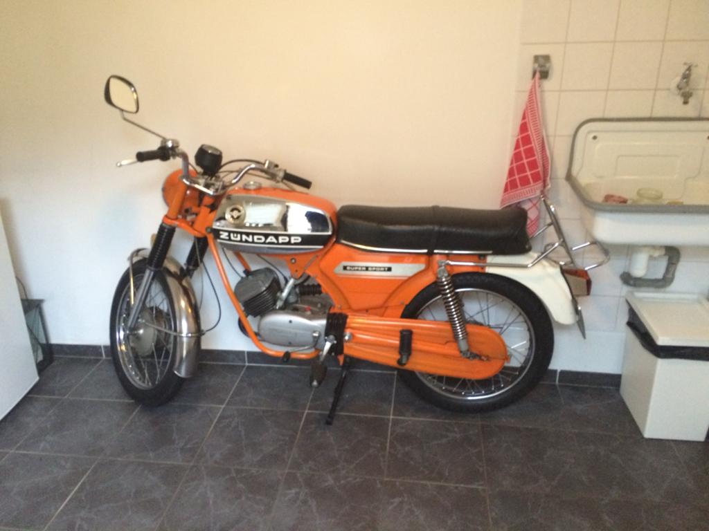 Zundapp Super Sport Bromfiets -  Oranje Schoonheid, Fietsen en Brommers, Brommers | Zundapp, Gebruikt, Overige modellen, Maximaal 45 km/u