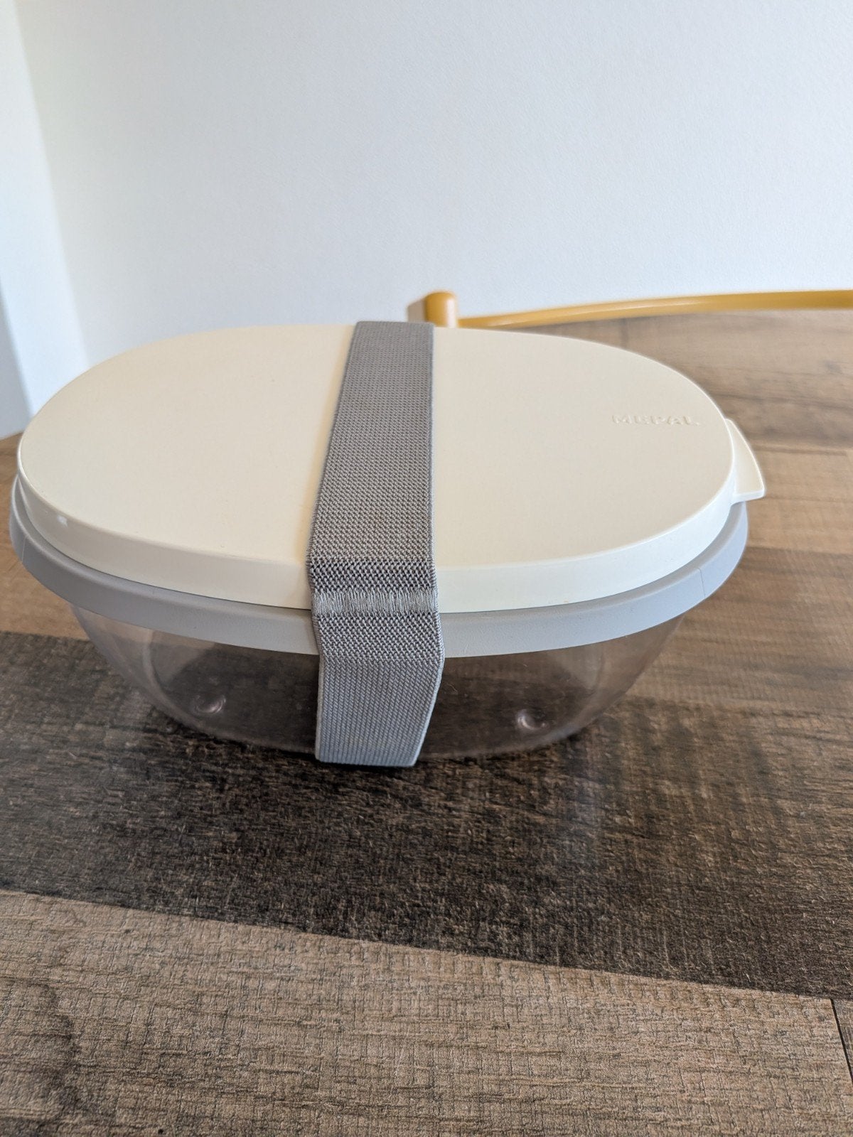 Mepal lunchbox/saladebox met dressingcup en band, Overige typen, Kunststof, Ophalen of Verzenden, Zo goed als nieuw