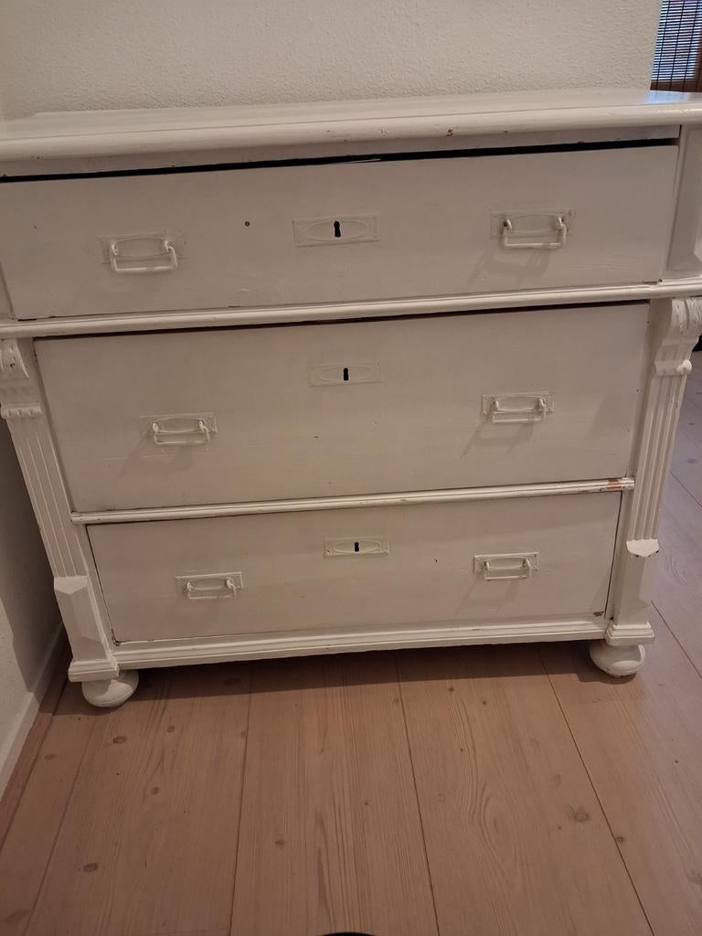 Antieke Witte Ladekast met 3 Diepe Laden, Huis en Inrichting, Kasten | Ladekasten, Ophalen, Gebruikt, 50 tot 100 cm, 3 of 4 laden