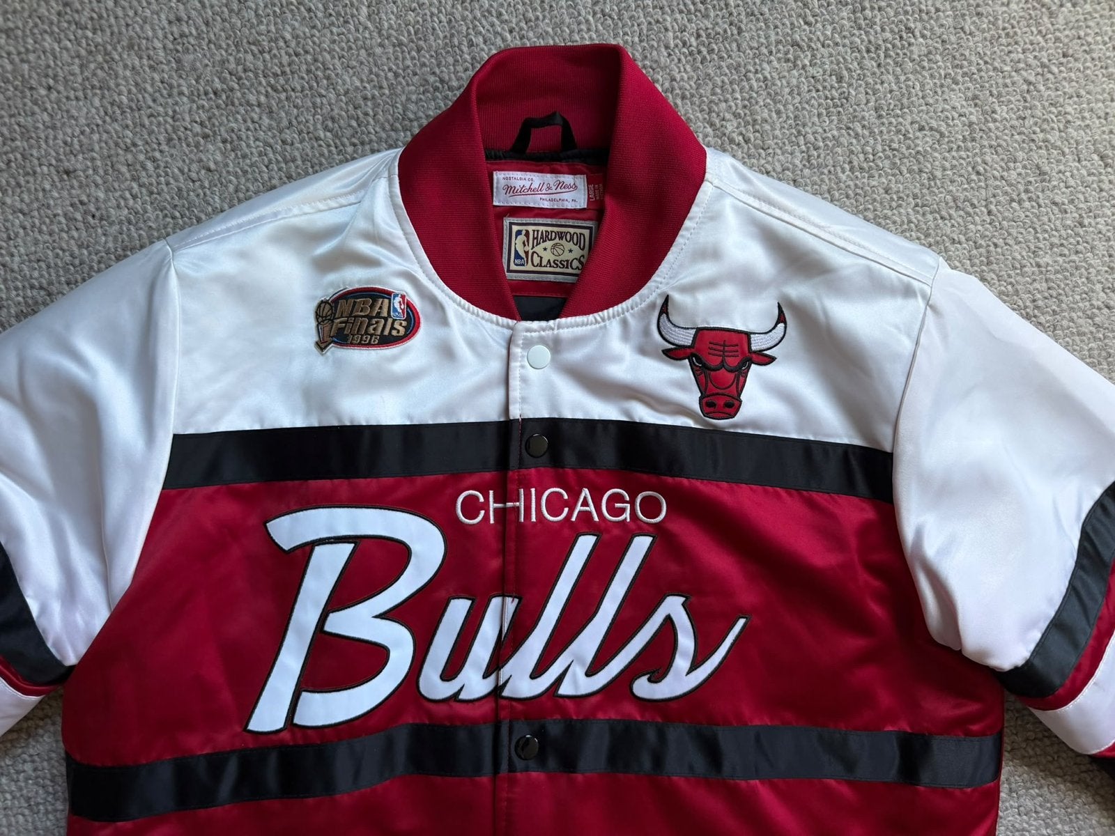 Mitchell & Ness Chicago Bulls Head Coach Jas, Ophalen of Verzenden, Zo goed als nieuw, Rood