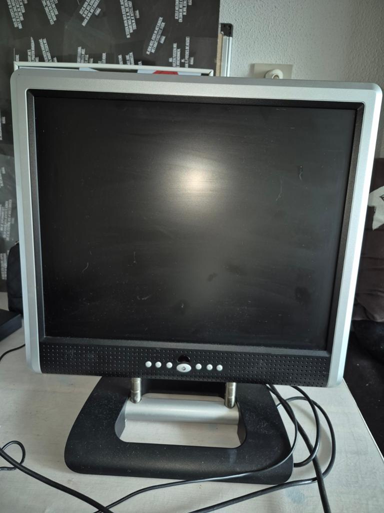 Monitor 48 cm (19 inch) met VGA naar HDMI en USB-C adapters, Ophalen, Gebruikt, HDMI, Overige resoluties