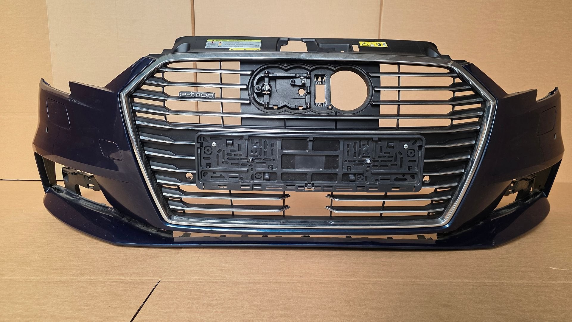 Voorbumper Audi A3 8V Facelift KLS PDC E-TRON bj.2017-2021, Gebruikt, -, Voor, Bumper