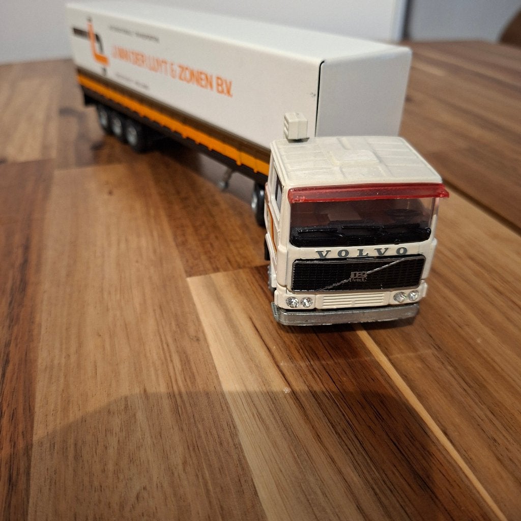 Tekno Volvo F12 J. van der Luyt & Zonen BV  OEGSTGEEST HL., Ophalen of Verzenden, Zo goed als nieuw, Bus of Vrachtwagen, Tekno