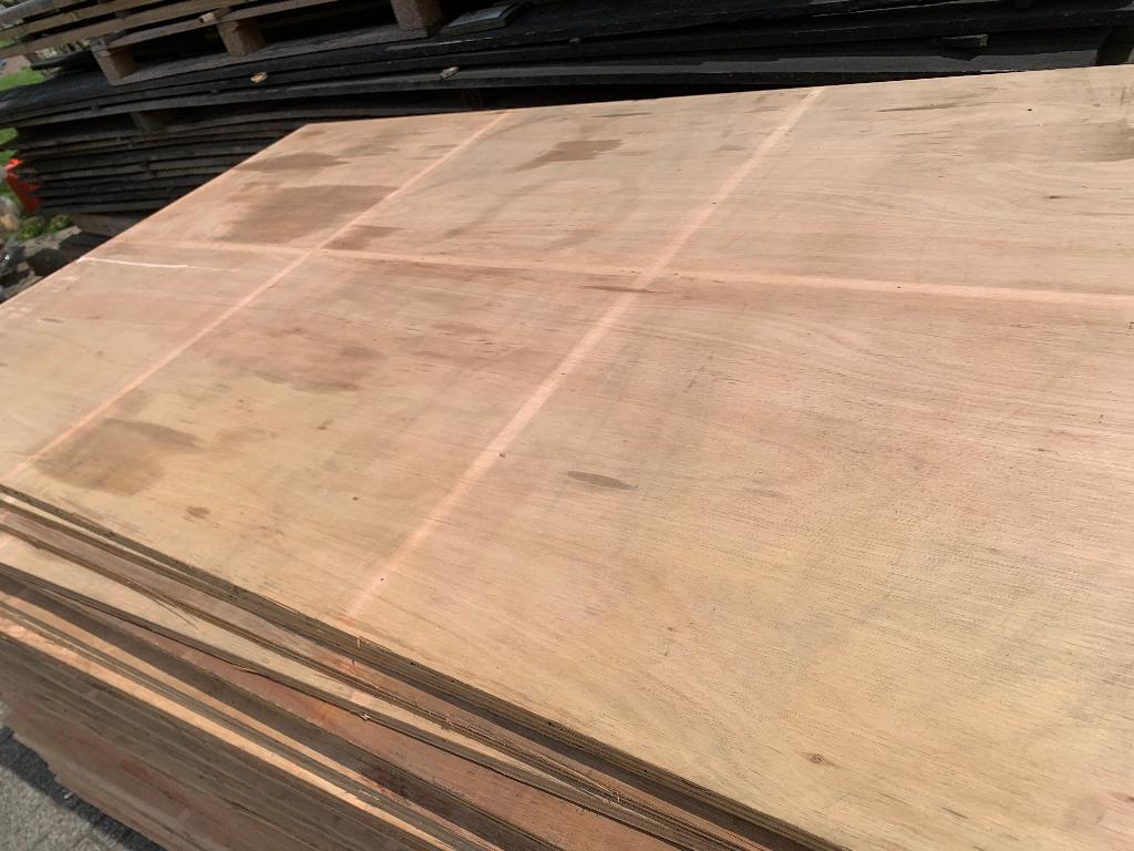 Laatste stuks gebruikte underlayment platen 18mmx 67cmx1,84m, Doe-het-zelf en Verbouw, Platen en Panelen, Ophalen, Gebruikt, Multiplex