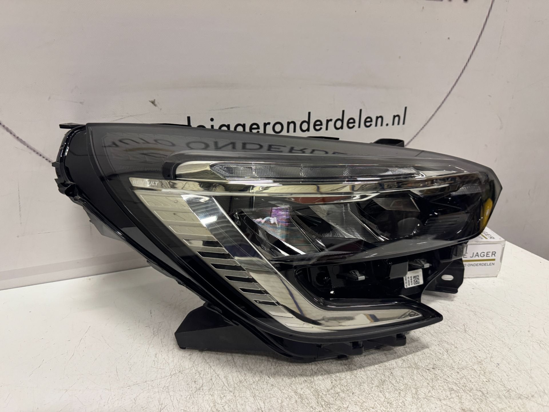 RENAULT CLIO V 5 KOPLAMP LED PURE VISION RECHTS 260100902R, Renault Group, Gebruikt, Contact.group@renault.com, Renault