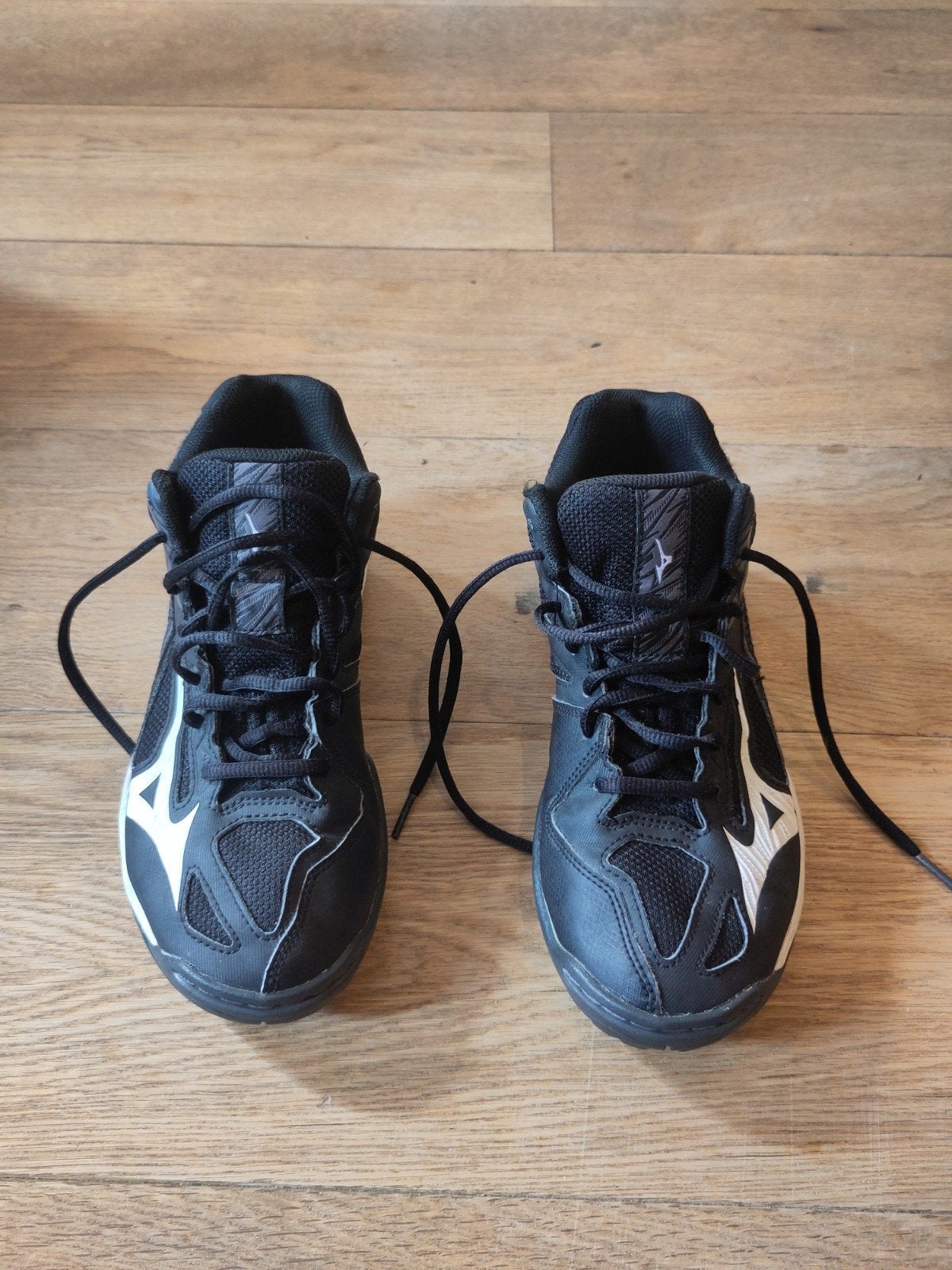 Mizuno kunstgrasschoenen maat 38,5, Ophalen, Gebruikt, Schoenen