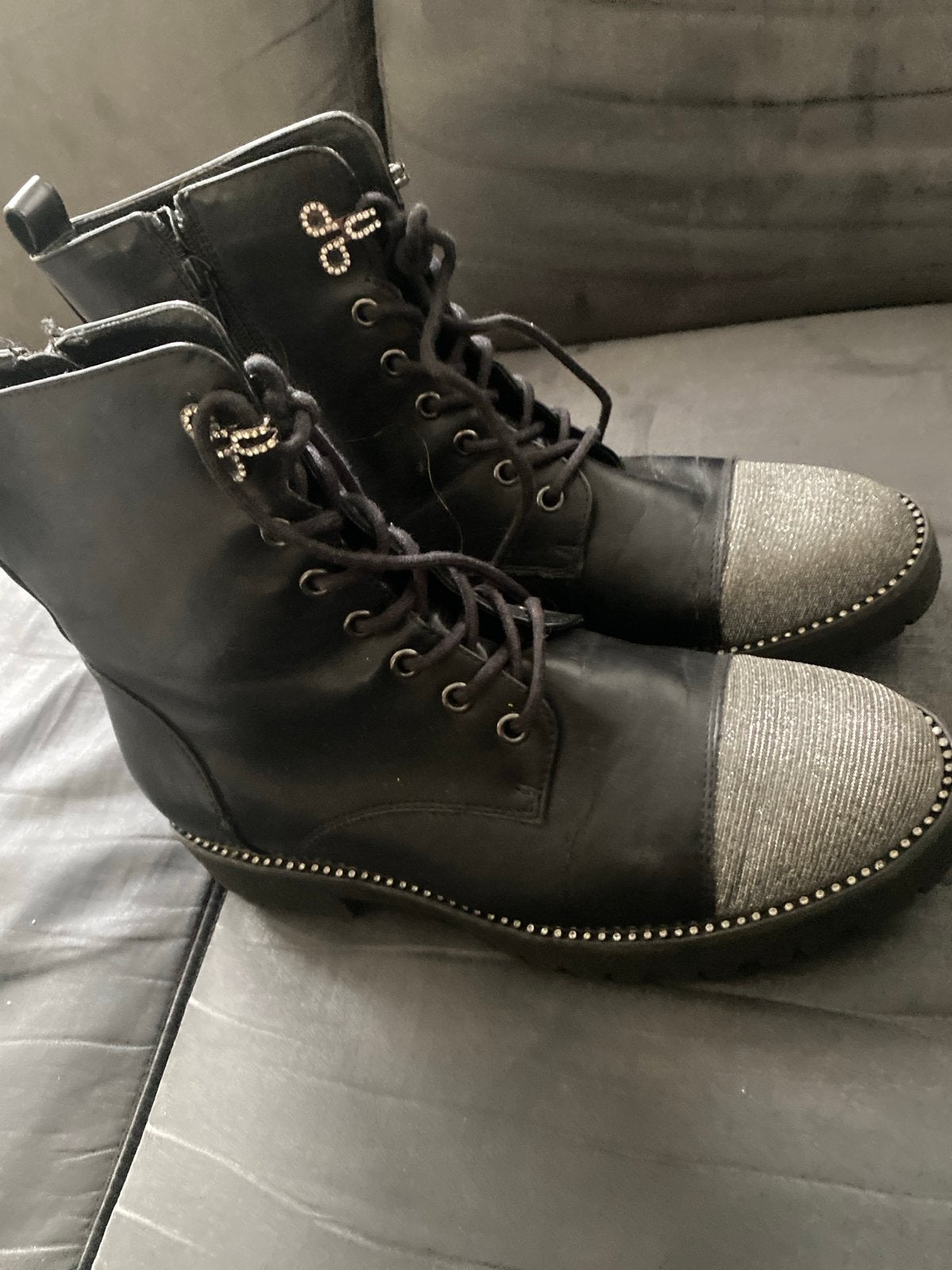 Zwarte laarzen met glitters en studs - Maat 41, Kleding | Dames, Schoenen, Lage of Enkellaarzen, Zwart, Ophalen of Verzenden
