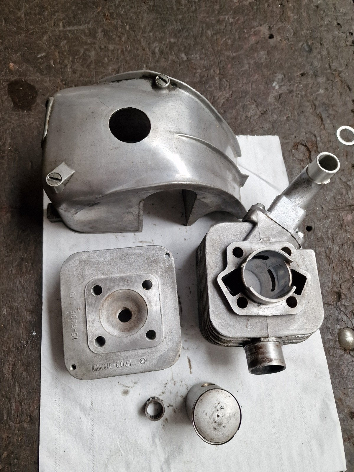 Kreidler 5.3 PK cilinderset, alles origineel Mahle Zeer mooi, Ophalen of Verzenden, Cilinder
