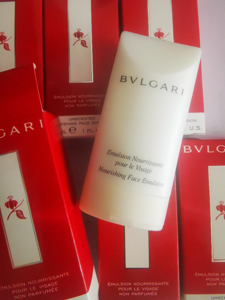 7 luxe Italiaanse BVLGARI Gezichts Emulsion pour le Visage, Ophalen of Verzenden, Nieuw, Gehele gezicht