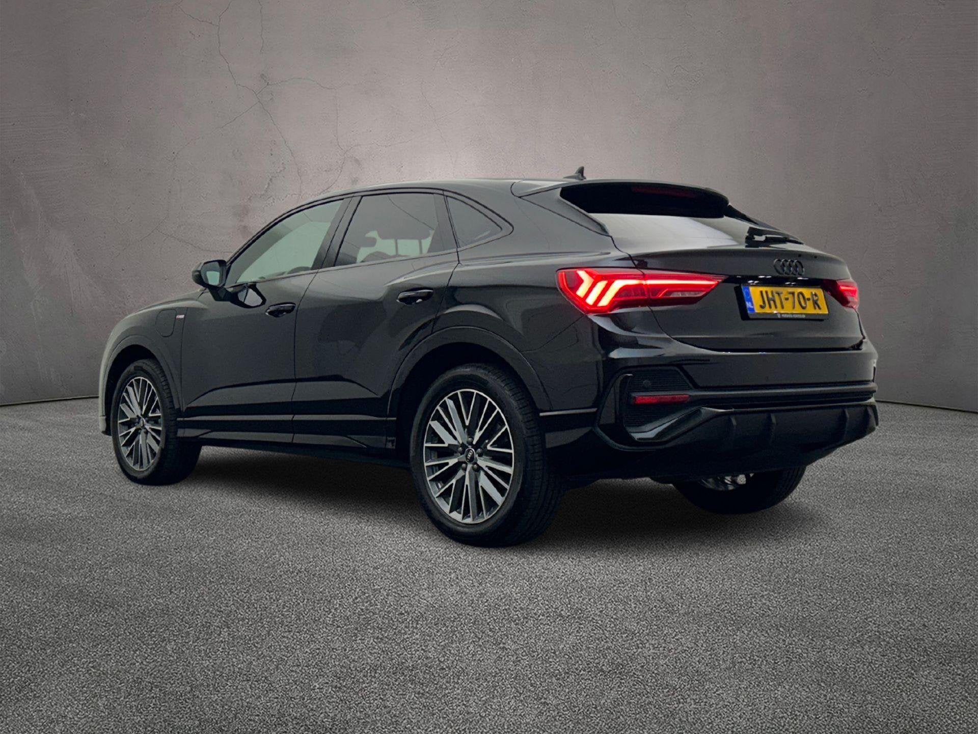 Audi Q3 Sportback 45 TFSI e S Edition | Adaptieve Cruise Con, Auto's, Gebruikt, Zwart, Hybride Elektrisch/Benzine, Automatische klimaatregeling
