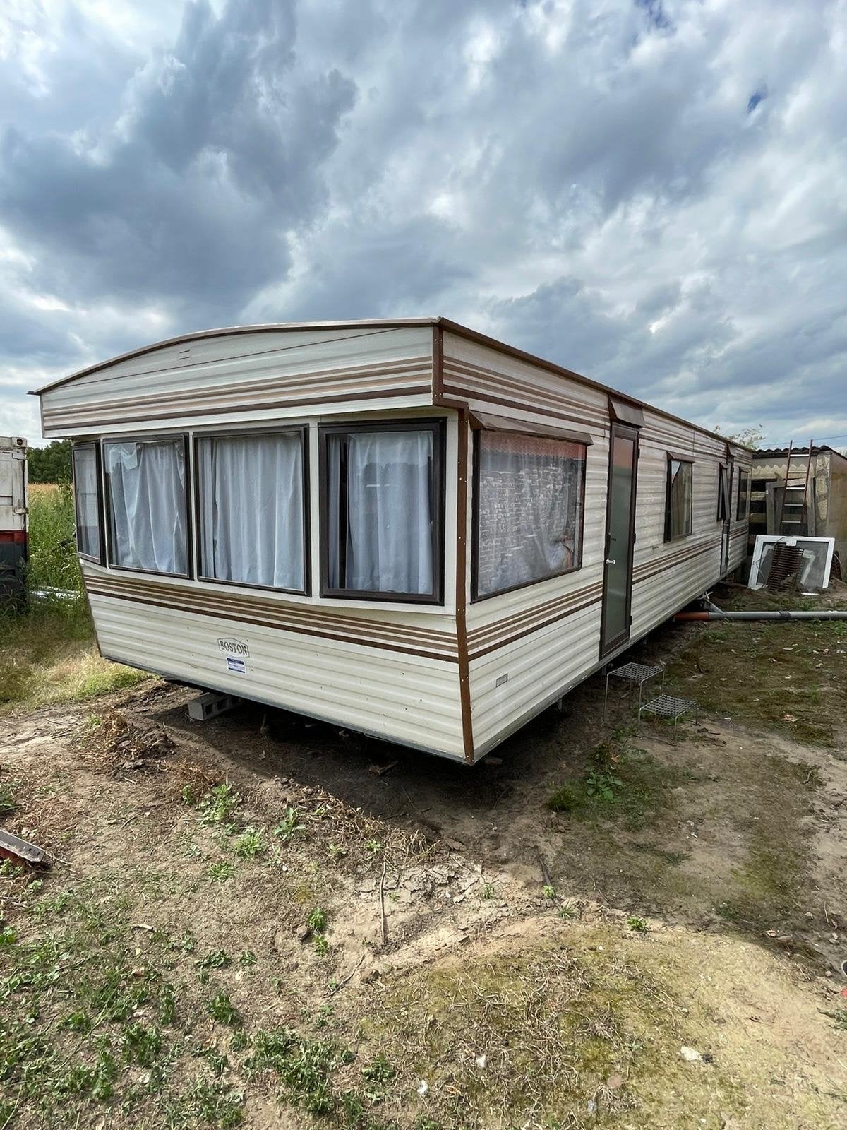 Stacaravan met 2 slpks, badkamer, keuken, woonkamer, Tot en met 4