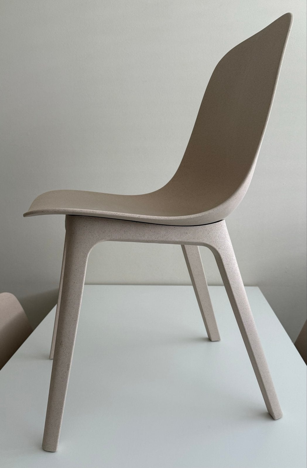 4x IKEA ODGER eetkamerstoelen - Beige, Ophalen, Kunststof, Gebruikt, Overige kleuren