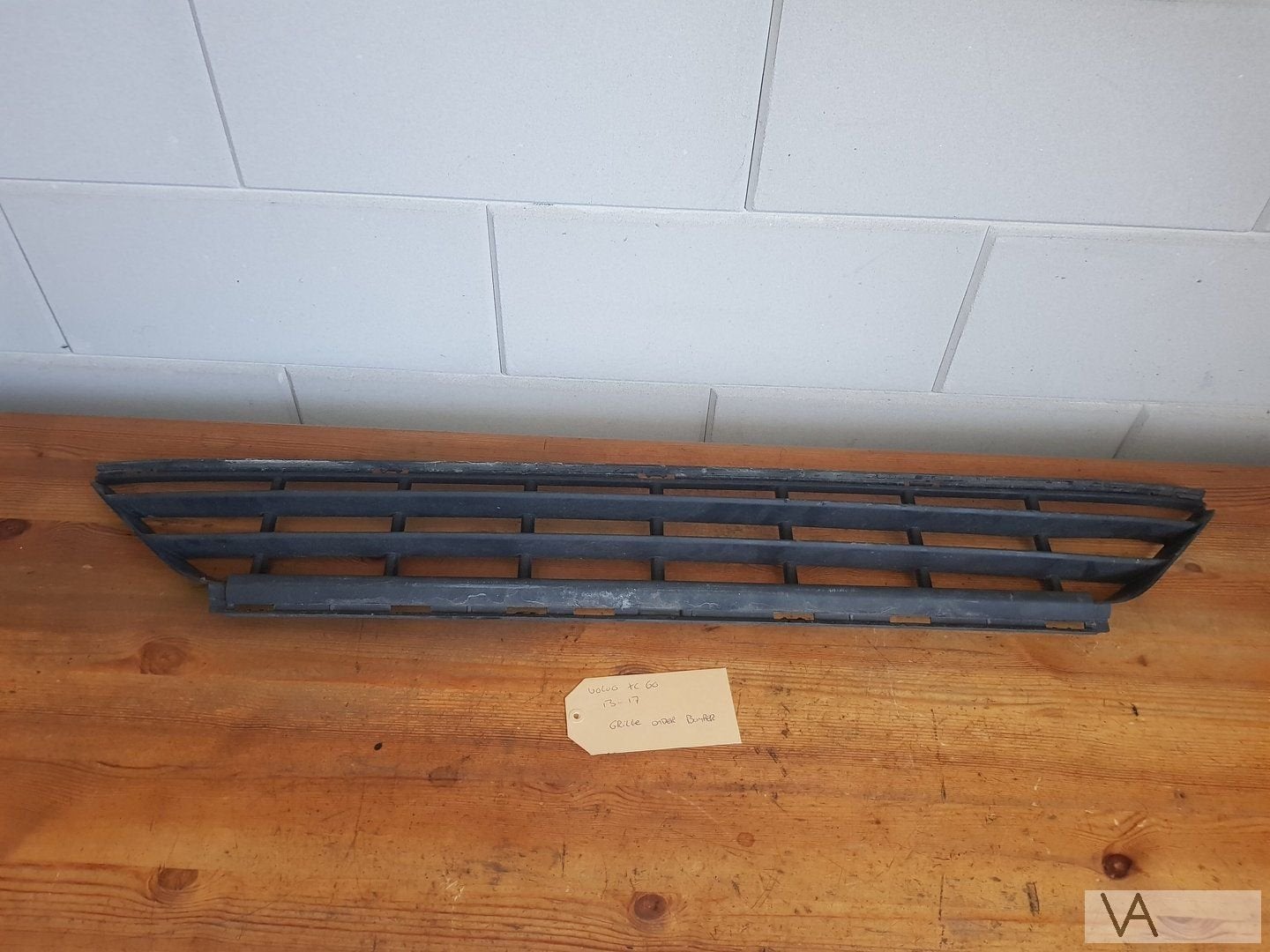 Volvo XC60 2013 - 2017 voorbumper bumper onderste grille €20, Gebruikt, -, -, Ophalen of Verzenden