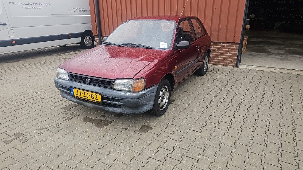 Toyota Starlet 1.3 E2 APK t/m 22-09-2028 282.349 km Trekhaak, 4 cilinders, Origineel Nederlands, Handgeschakeld, Particulier