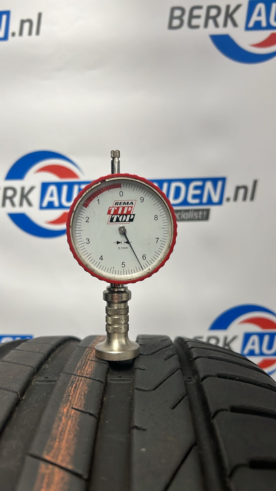 2x Pirelli Scorpion (AO) ELT 235/50 R20 100T 235/50/20 23550, Auto-onderdelen, Banden en Velgen, Gebruikt, -, -, Ophalen of Verzenden