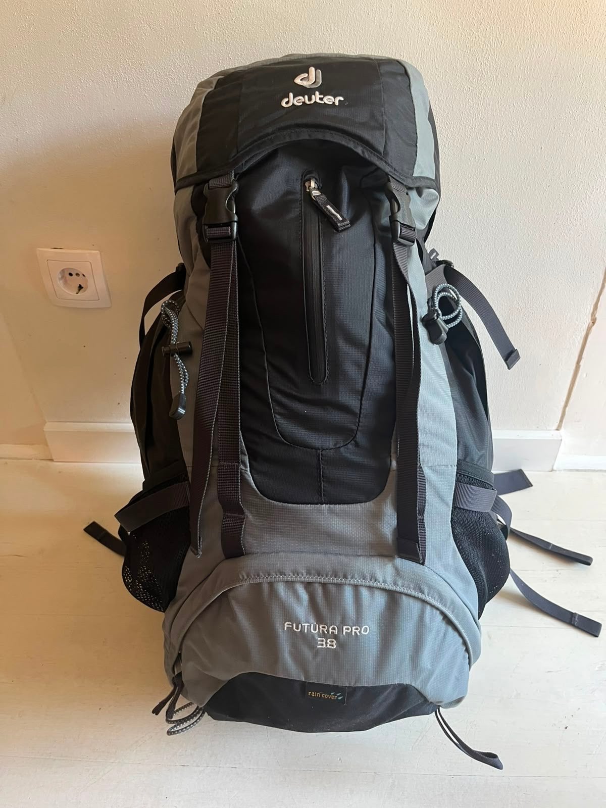 Ongebruikte Deuter Futura Pro 38 Trekking Rugzak, Sieraden, Tassen en Uiterlijk, Tassen | Rugtassen, Overige merken, 40 cm of meer