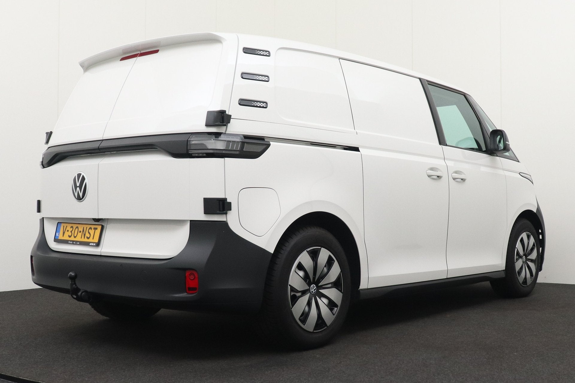 Volkswagen ID. Buzz Cargo Business 79 kWh Long Range 3-Pers, Automaat, Dealer onderhouden, Gebruikt, Zwart