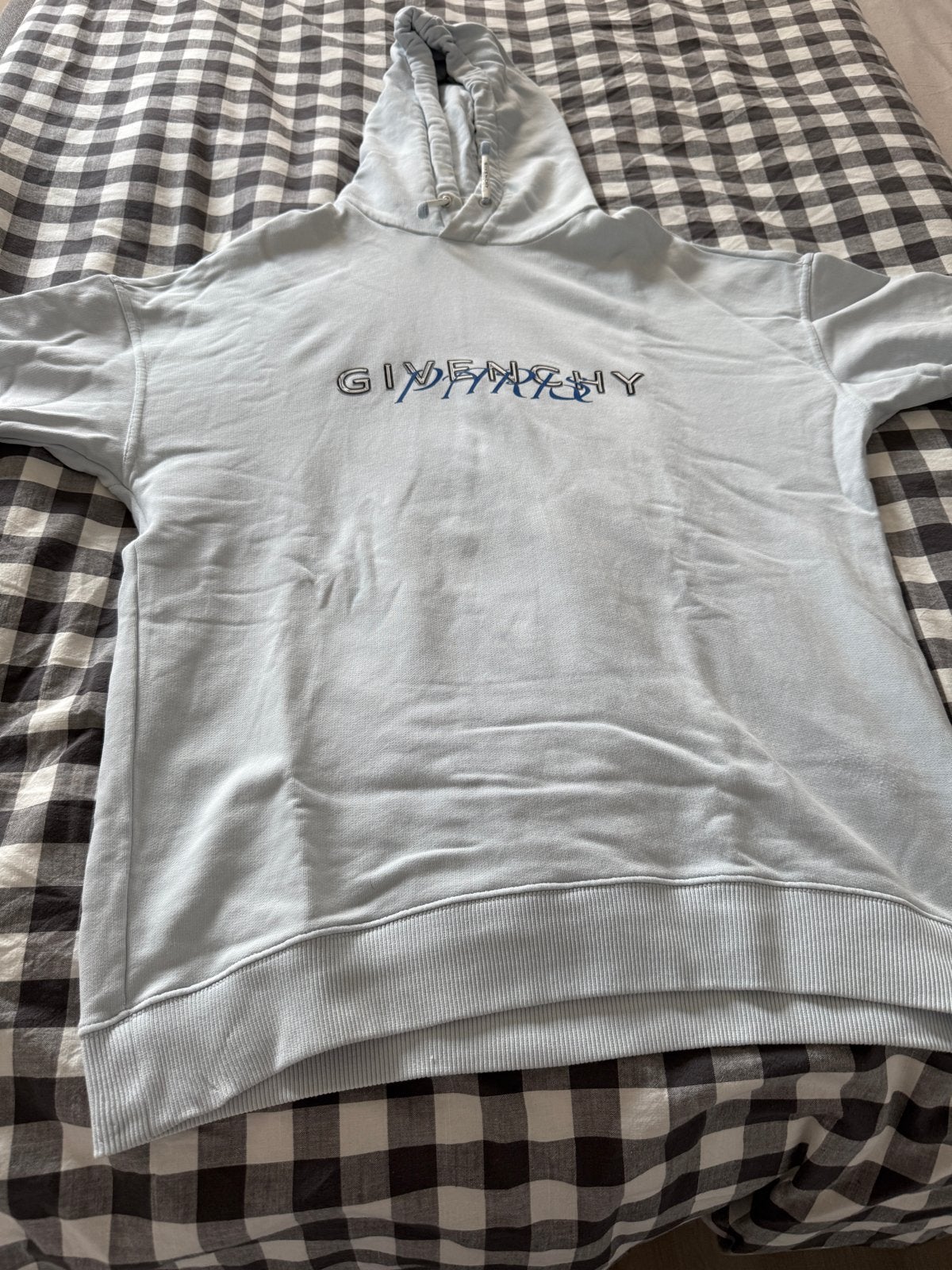 Givenchy Paris Hoodie - Lichtblauw - Valt groot, Ophalen, Gedragen