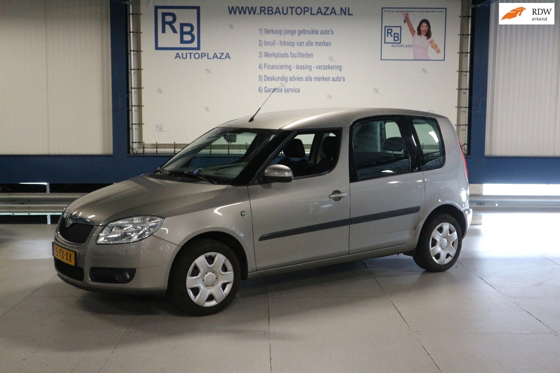 Skoda Roomster 1.4-16V Style 1E EIGENAAR/ NAP/ FULL HISTORIE, Voorwielaandrijving, Gebruikt, 4 cilinders, Roomster