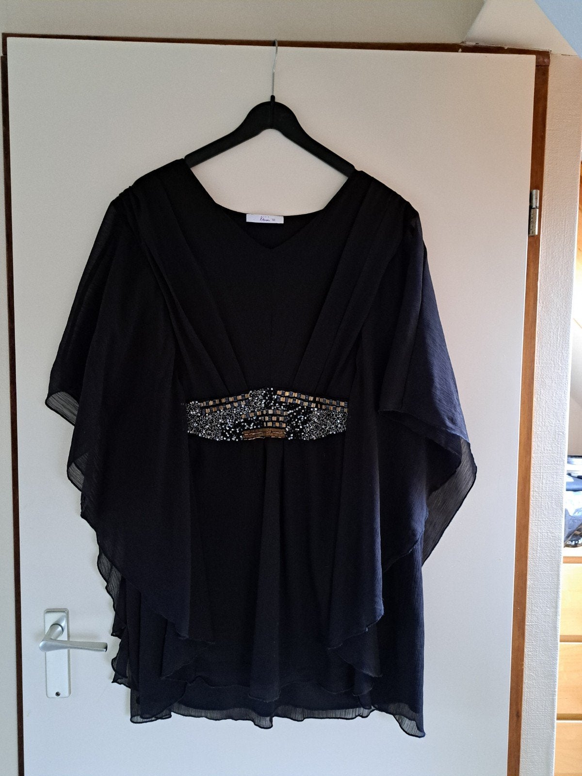 Zwarte tuniek met pailletten van Miss Etam. maat 50, Ophalen of Verzenden, Zo goed als nieuw, Miss Etam, Blouse of Tuniek