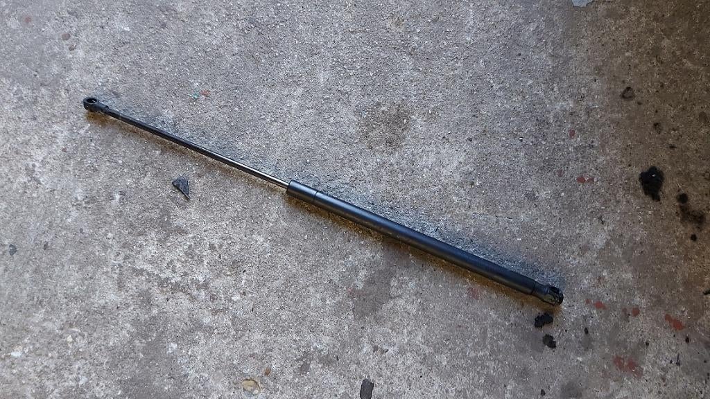 Gasveer vd achterklep Peugeot 107 uit 2006, Ophalen of Verzenden