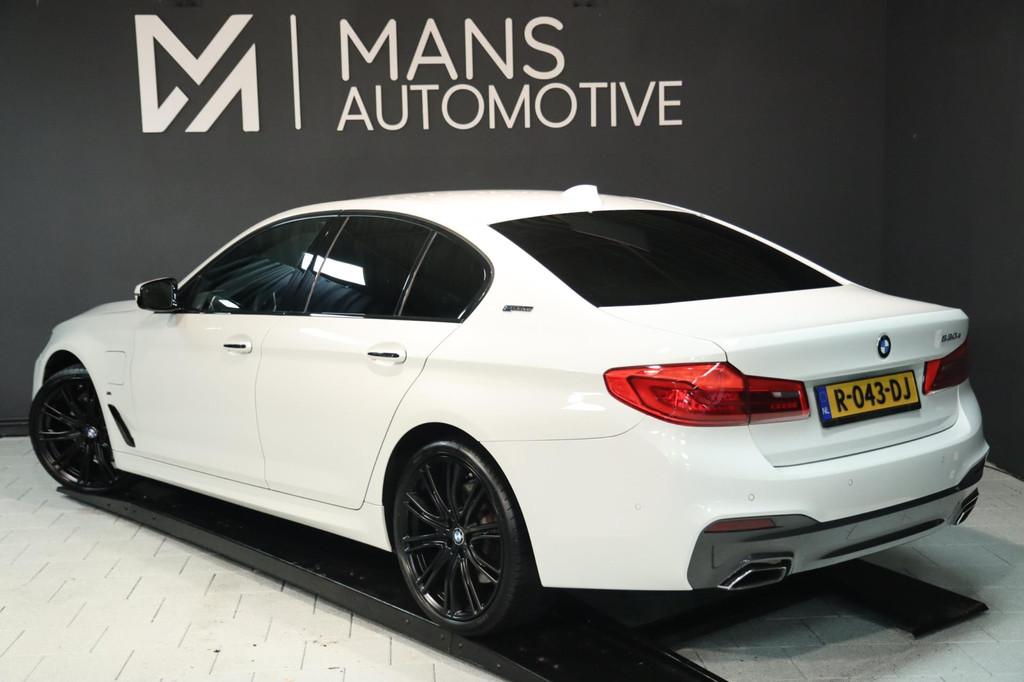 BMW 5-serie 530e M Sport / HUD / ACC / LIVE COCKPIT / DEALER, Auto's, Automaat, 1998 cc, Achterwielaandrijving, Gebruikt