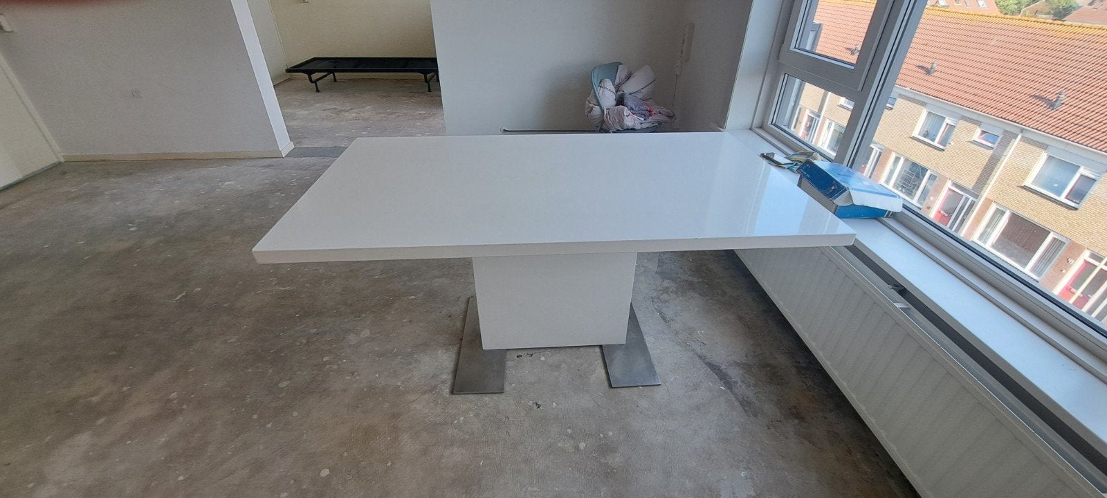 Gratis af te halen in Egmond aan Zee,Mooie grote witte tafel, Gebruikt, 200 cm of meer, Rechthoekig, 50 tot 100 cm