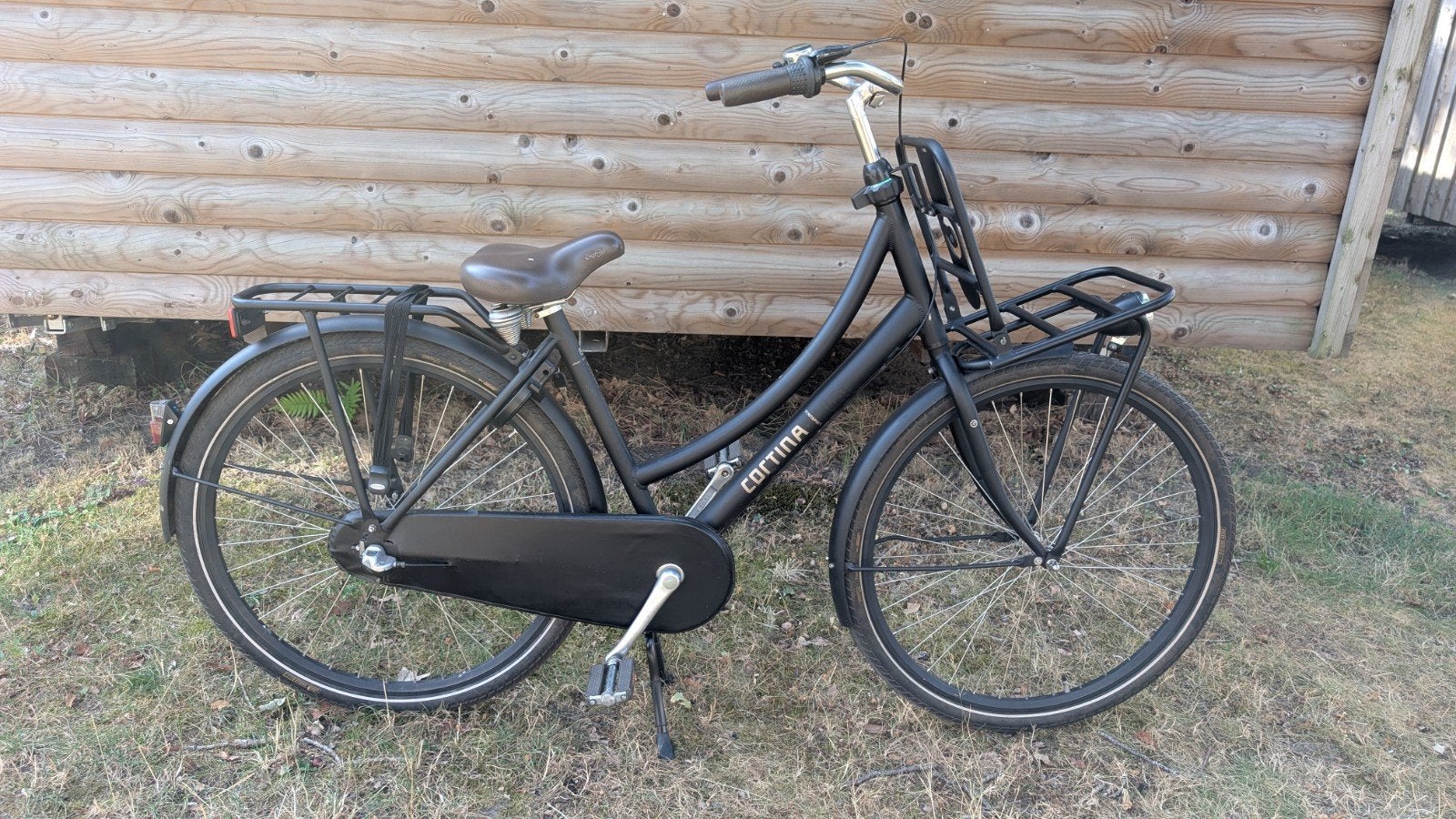 Cortina U4 28 inch 3 versnellingen mat zwart, Fietsen en Brommers, Fietsen | Dames | Omafietsen, Ophalen, Terugtraprem, Cortina U4 transportfiets