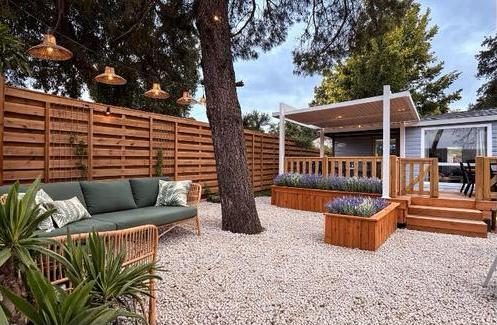 Te huur! Sfeervolle chalets in de Golf van 'Saint Tropez', Airconditioning, Aan zee, Landelijk
