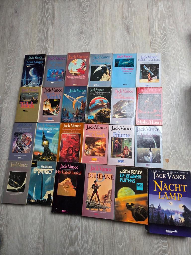 24x Jack Vance boeken, Boeken, Ophalen of Verzenden, Gelezen