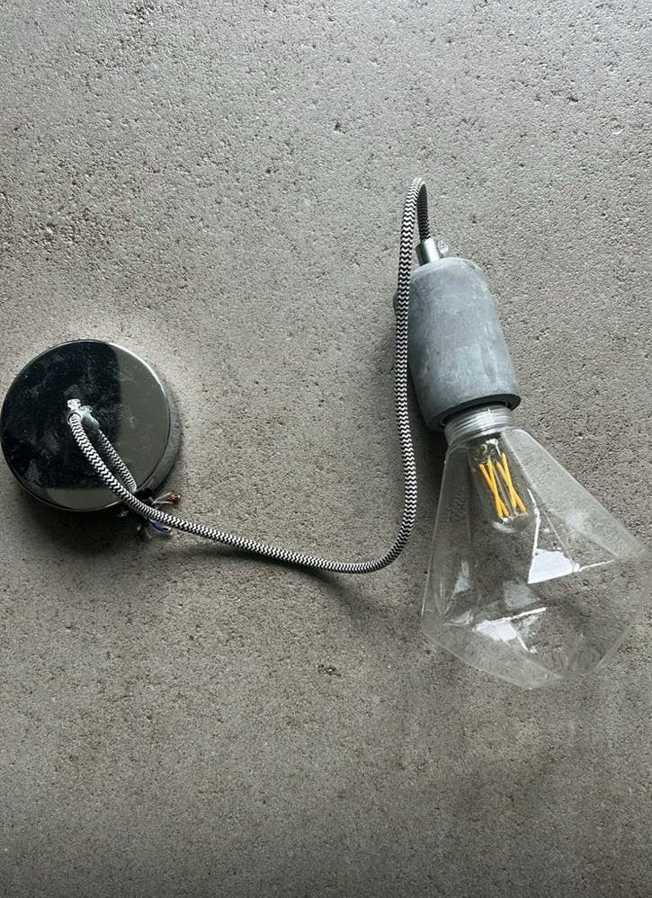 Karwei Hanglamp met Diamantvormige Kap en Betonfitting, Ophalen of Verzenden, Gebruikt, Metaal, E27 (groot)