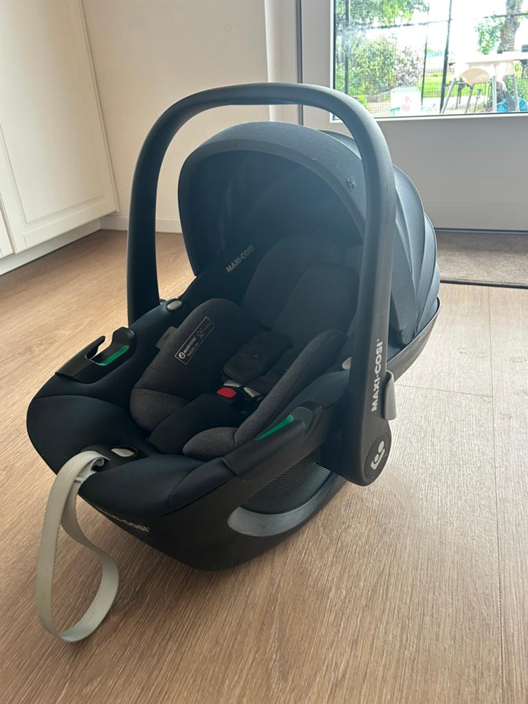 Zeer complete Maxi-Cosi Pebble 360 set met twee bases, Kinderen en Baby's, Kinderwagens en Combinaties, Ophalen of Verzenden, Zo goed als nieuw