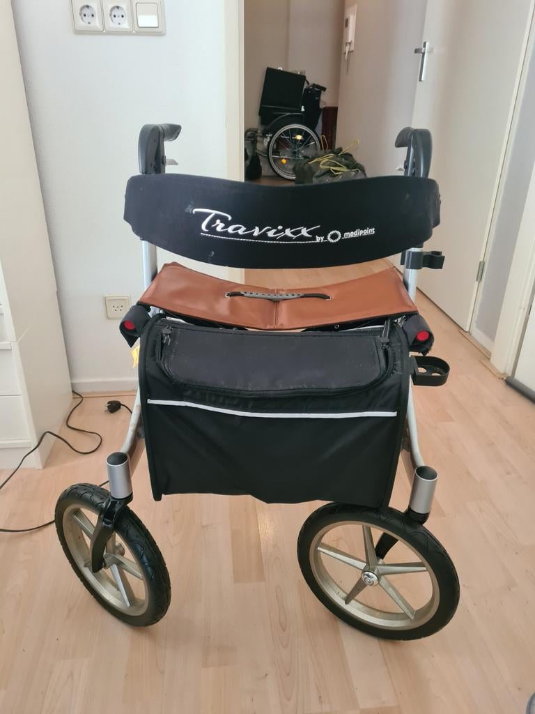 Rollator Travixx medipoint, Diversen, Rollators, Ophalen, Lichtgewicht, Zo goed als nieuw