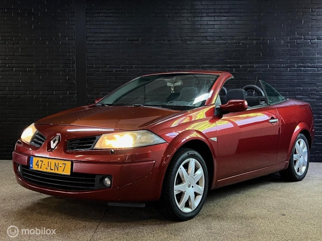 Renault Mégane Coupé-Cabriolet 2.0-16V Tech Line LPG, Voorwielaandrijving, 1998 cc, 135 pk, Gebruikt
