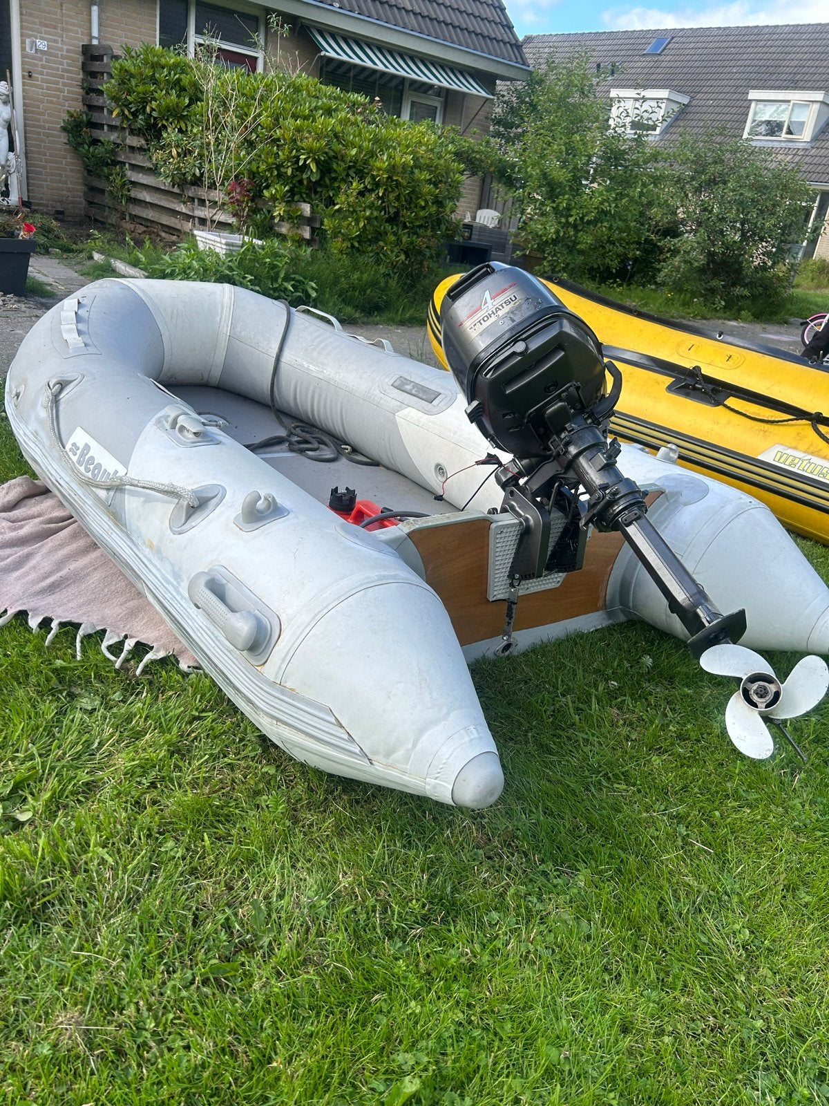 Rubberbootje met Tohatsu buitenboordmotor en tank, Ophalen, Gebruikt