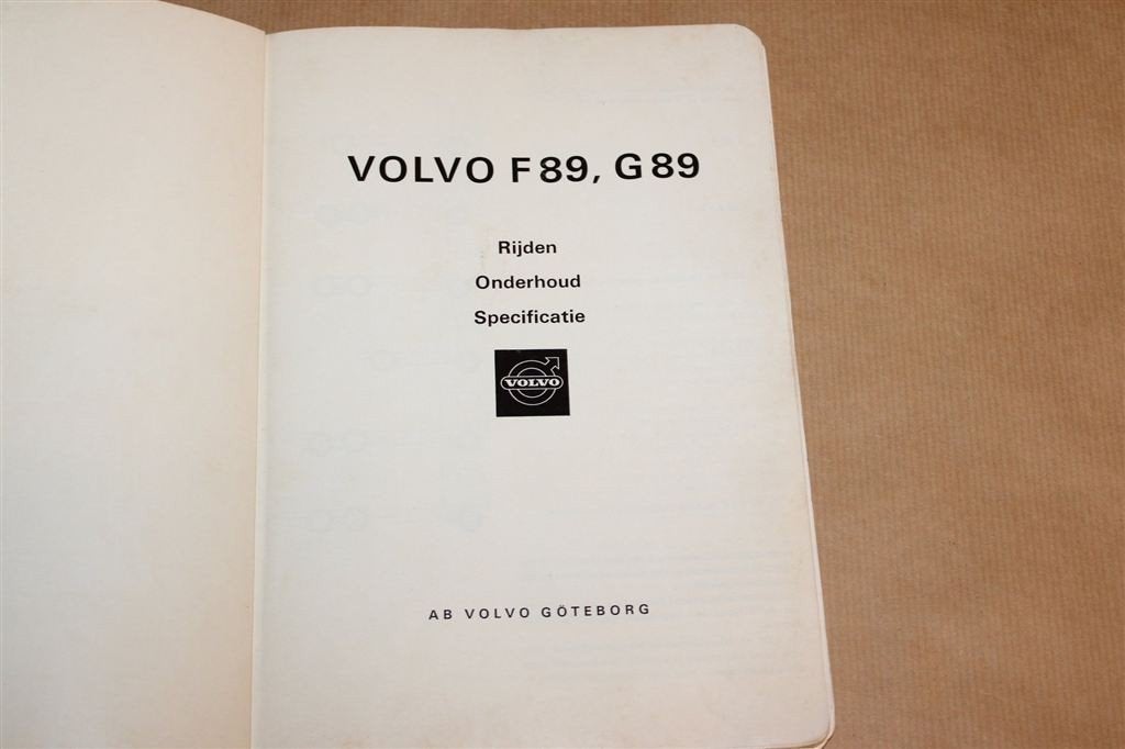 Volvo F89 G89 ca. 1971 — Instructieboek met Schema, Ophalen of Verzenden