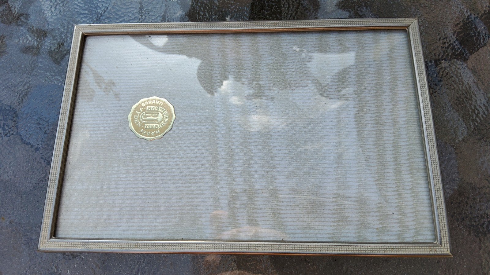 Klein antiek zilver kleur fotolijstje bol glas gemerkt Jyden, Ophalen of Verzenden